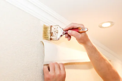 Pose de papier peint à Reygade — revêtements muraux et toiles de verre